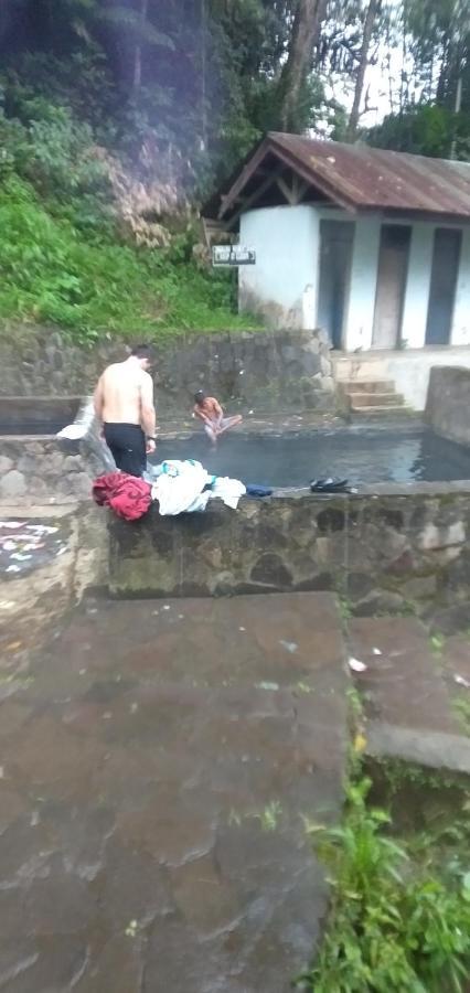 Hidayah homestay Kelimutu Luaran gambar