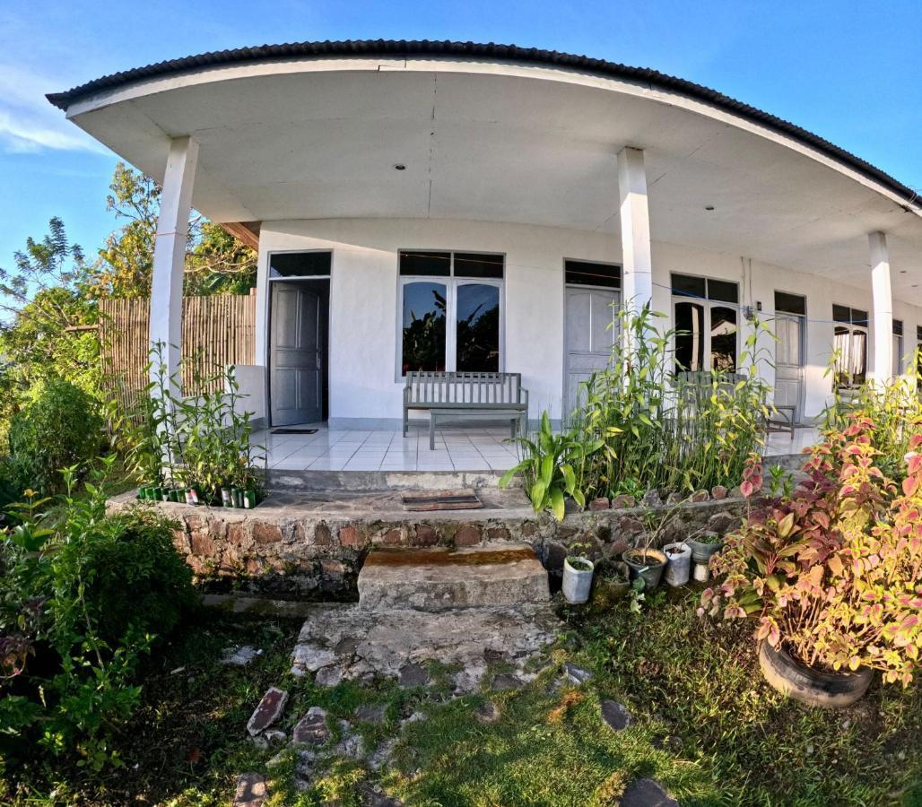 Hidayah homestay Kelimutu Luaran gambar