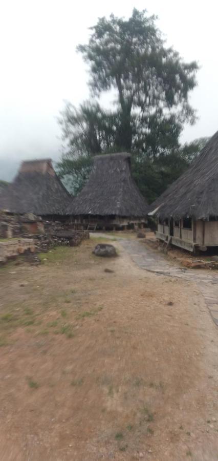 Hidayah homestay Kelimutu Luaran gambar