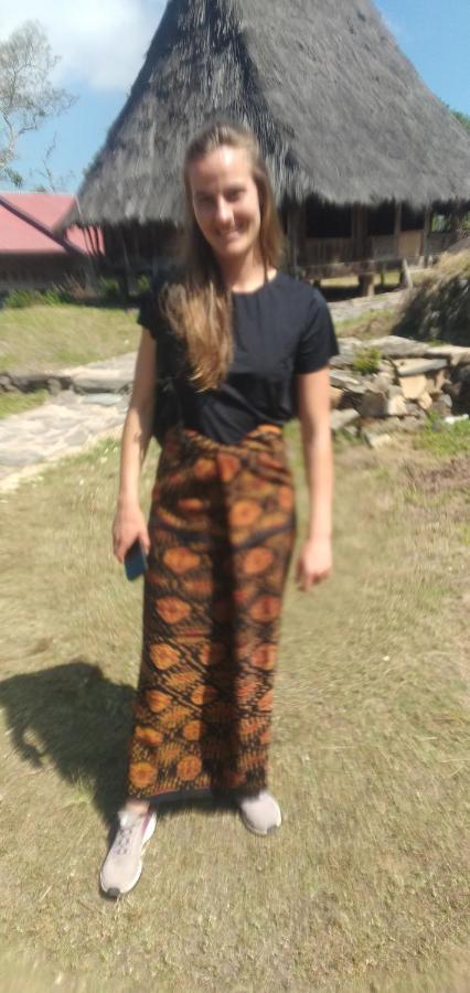 Hidayah homestay Kelimutu Luaran gambar