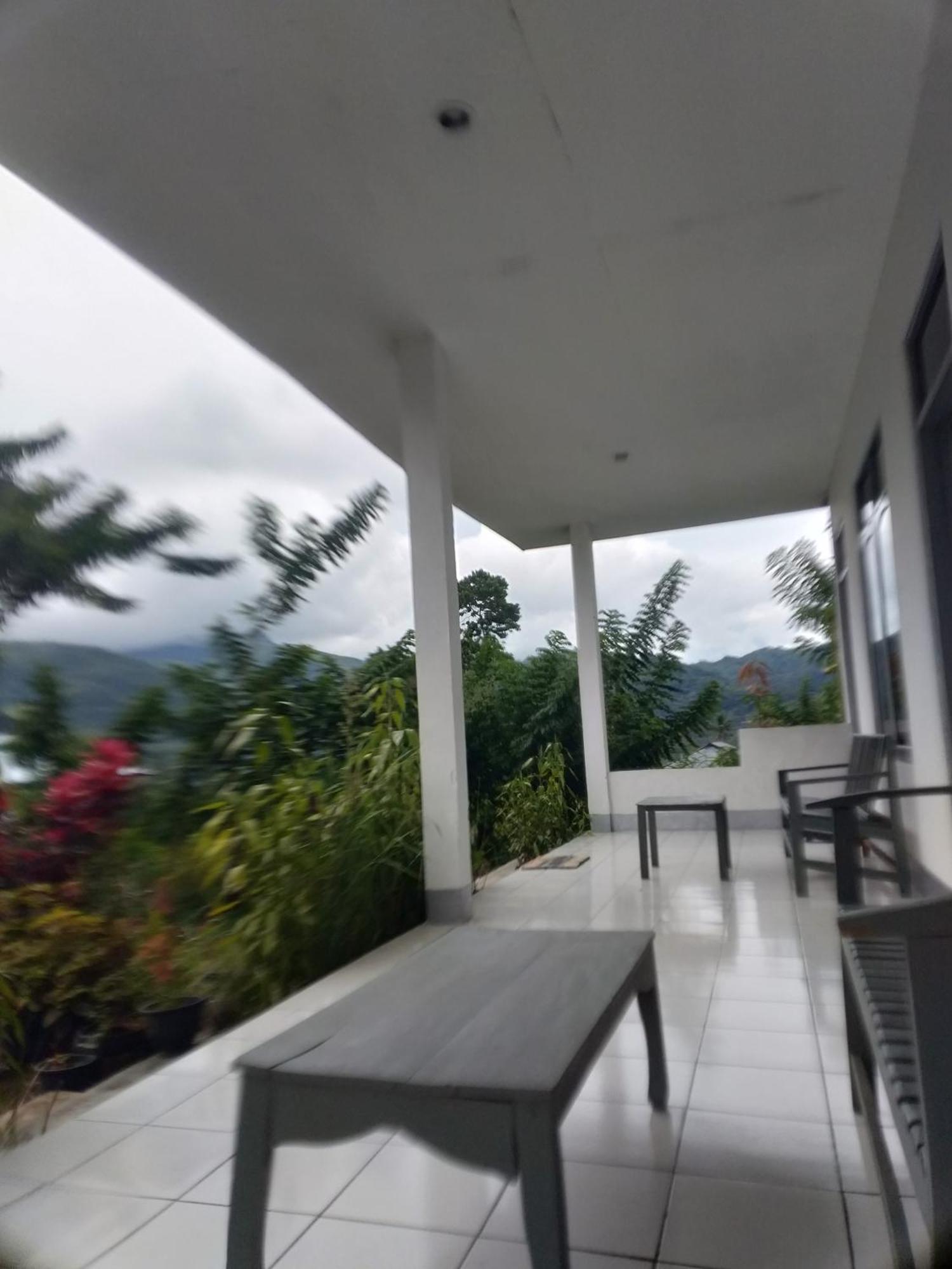 Hidayah homestay Kelimutu Bilik gambar